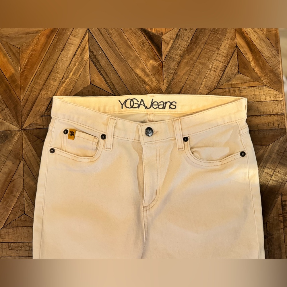 Like New Cream Yoga Jeans Size 29 Mid Rise, Natural Stretch.